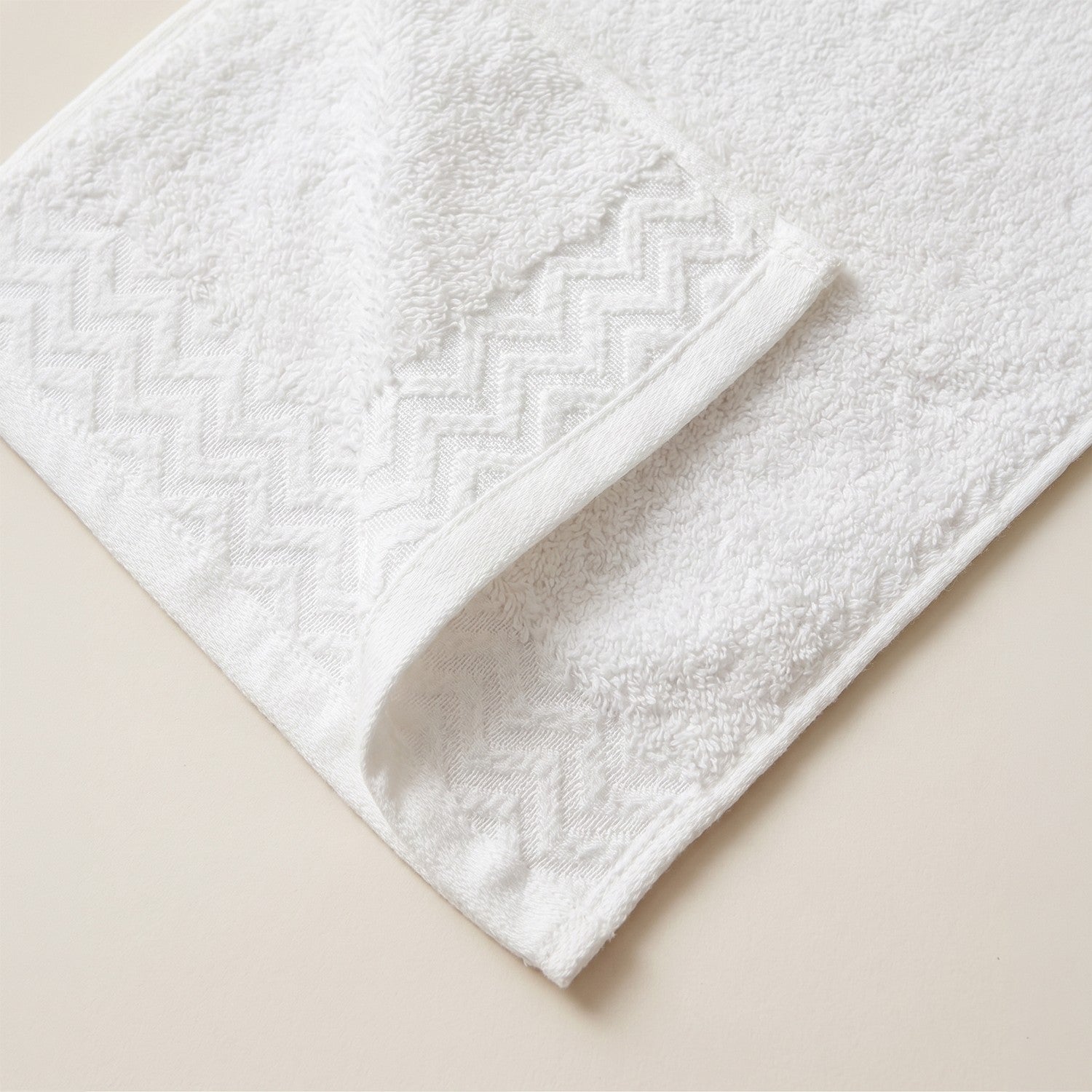 فوطة جاكار 800 GSM مقاس 33×33 سم