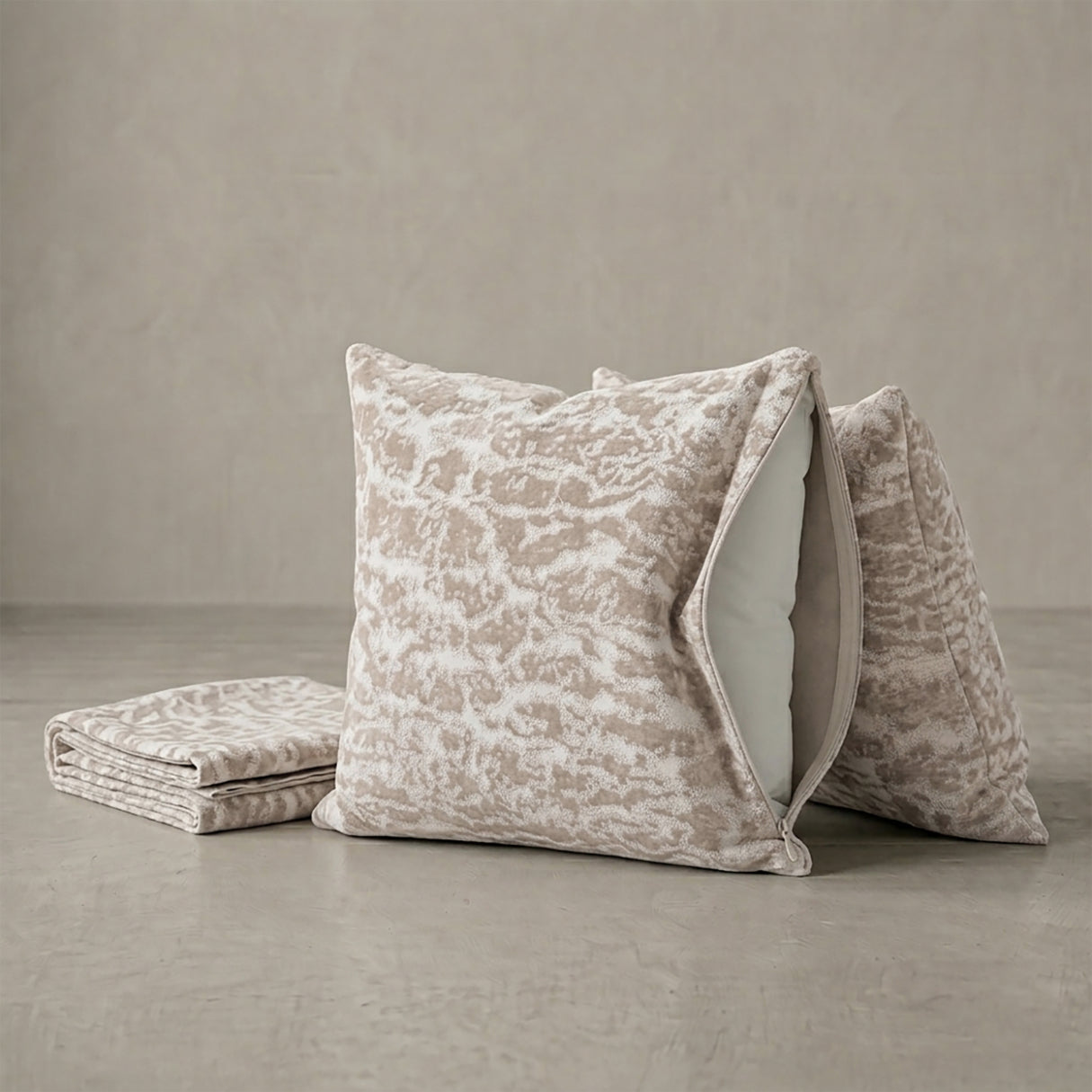 Crown 5A-cushion cover 45 X 45
