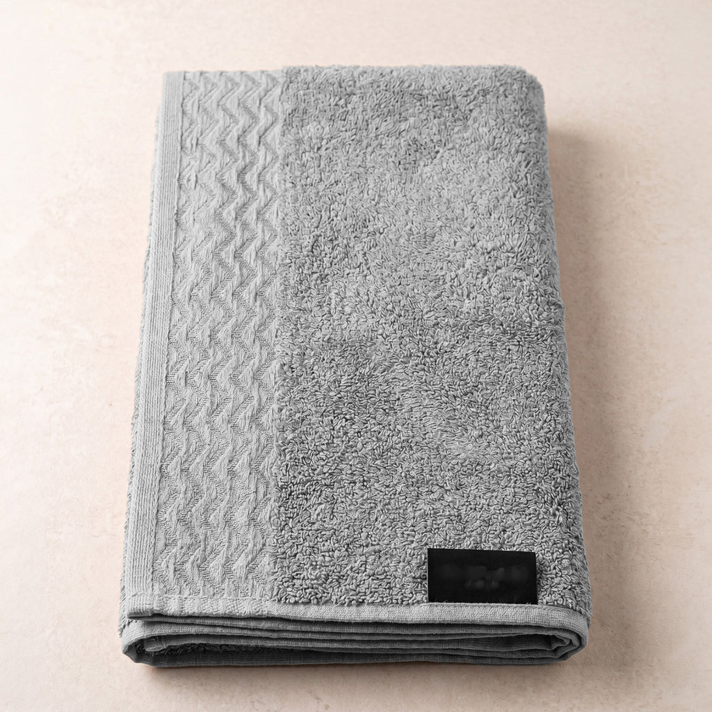 فوطة حمام جاكار قطن 800 GSM مقاس 70×140 سم