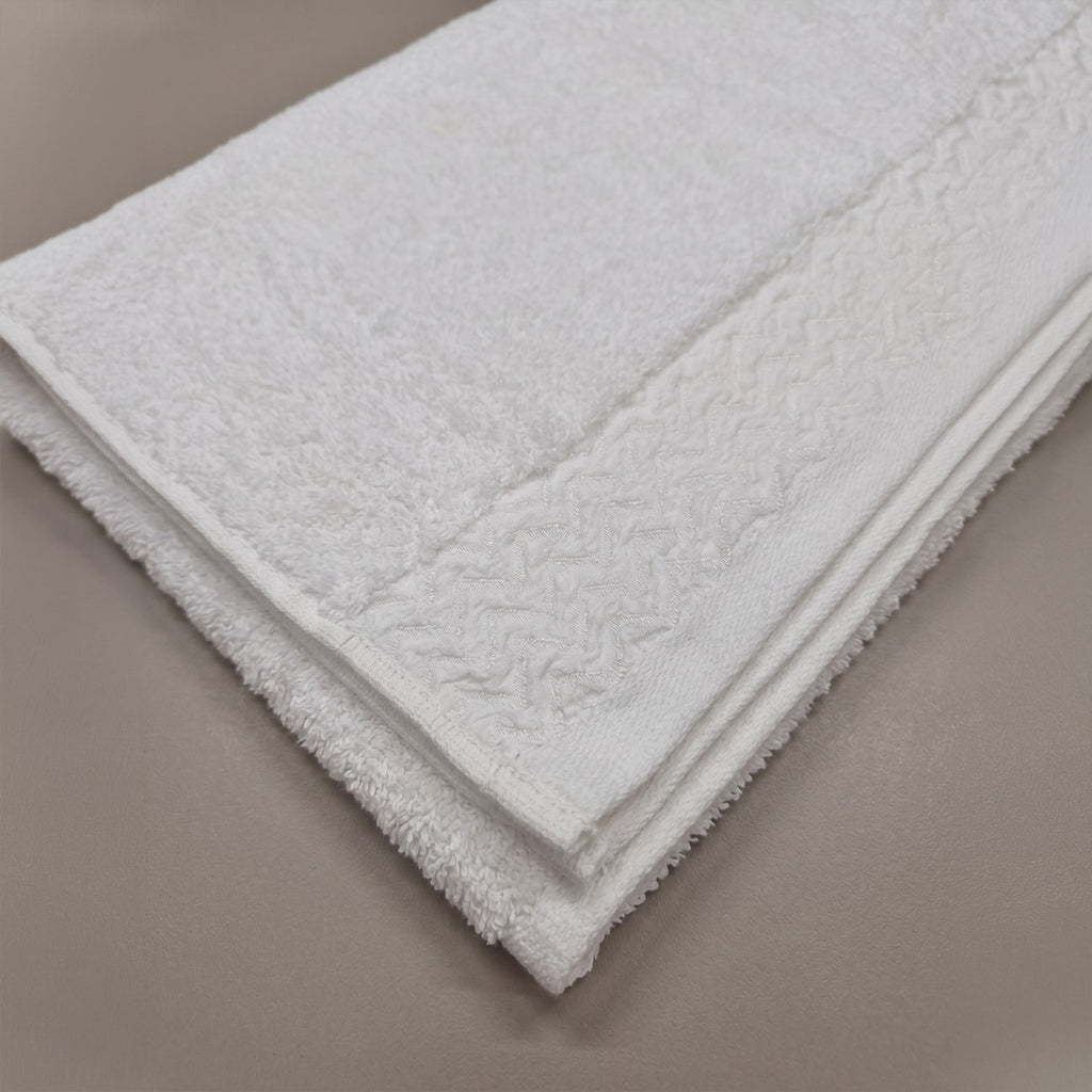 فوطة حمام جاكار قطن 800 GSM مقاس 70×140 سم