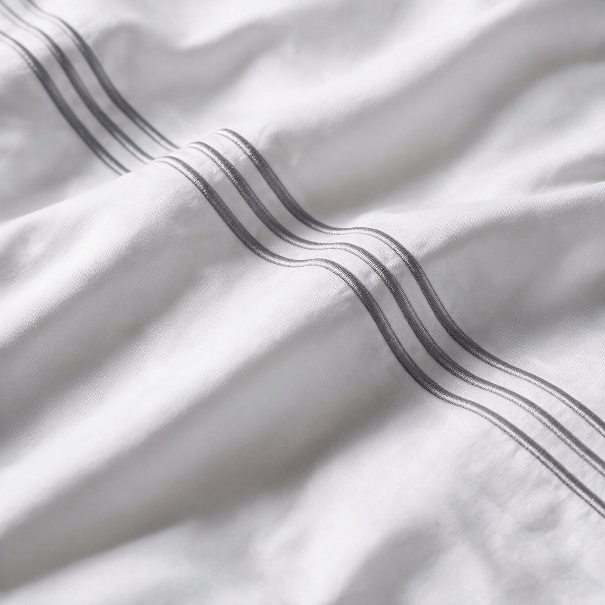 Embroidery section plain Duvet Cover Set 3 220*240 W 2 P/Case 50*70 white-silver 0004