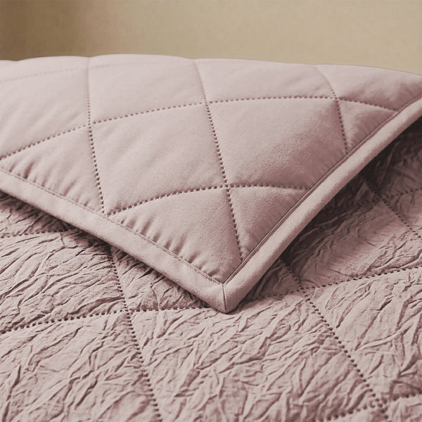 King Ultrasonic Quilt  Set 3 PCS. 240x260CM.+2 Pillow Cases